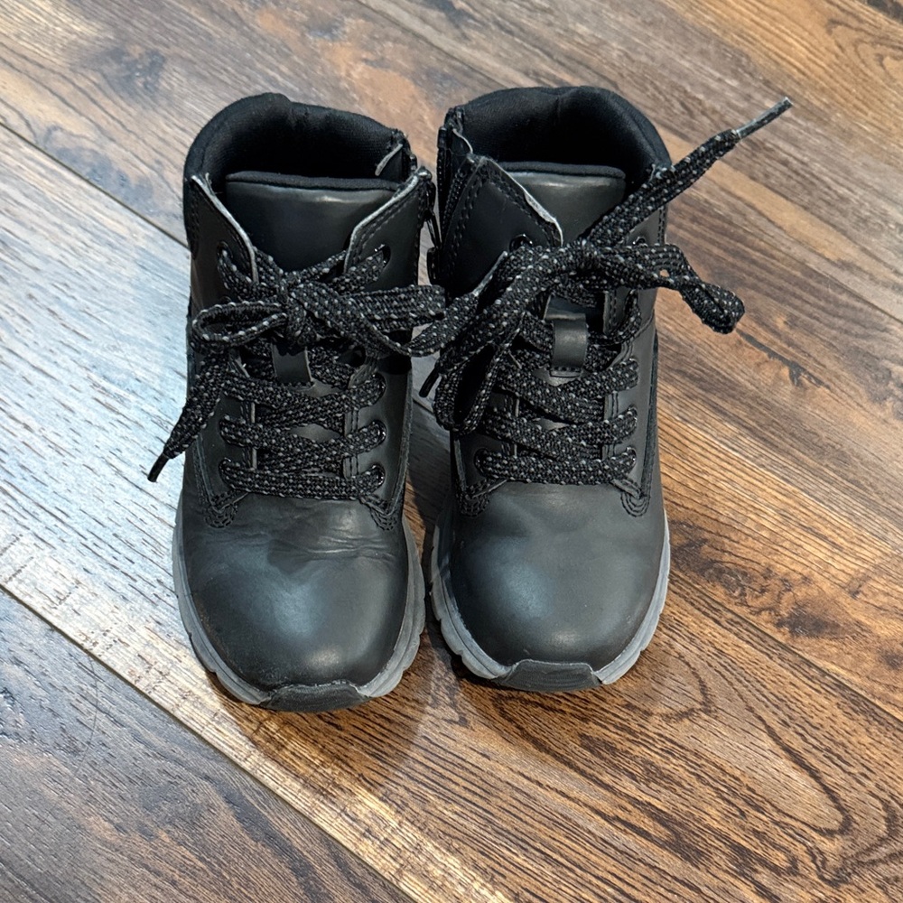 Kids Black Lace-Up Boots by Stride Rite size 10M
Zip side